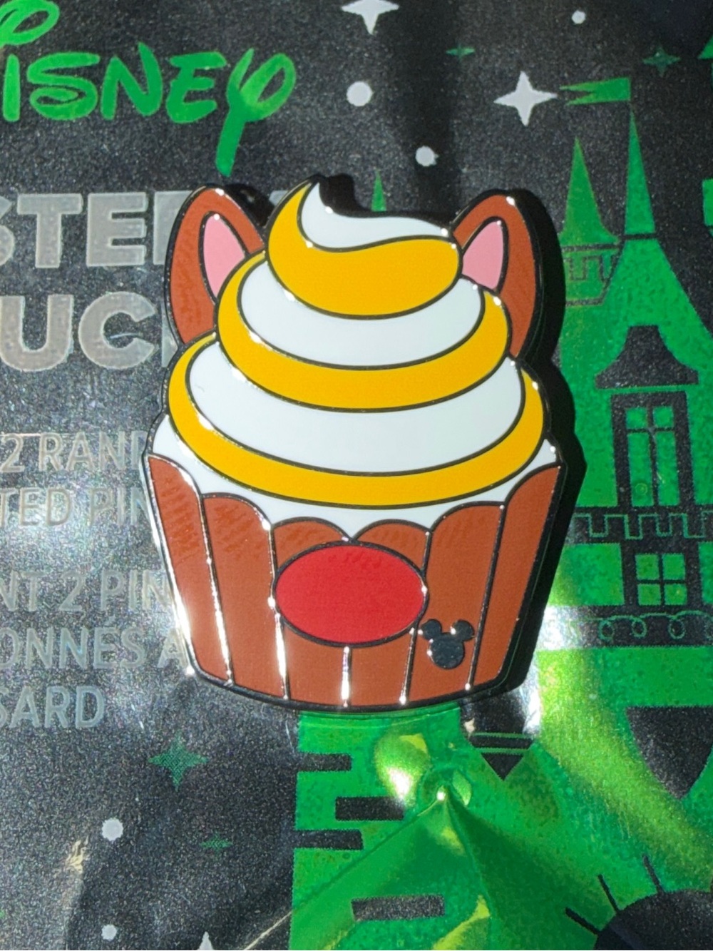 New 2026 Disneyland Wave A Hidden Mickey Pin Cupcake Chipmunk Dale